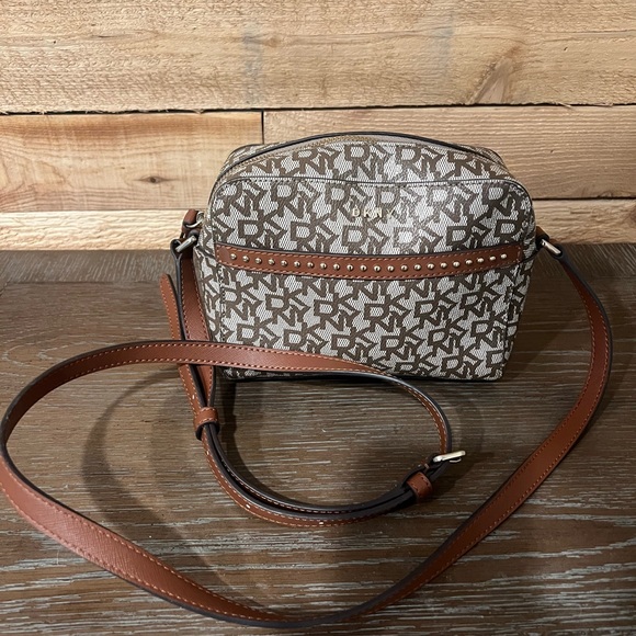 NWOT tags DYNK Faye hand bag - Picture 3 of 6